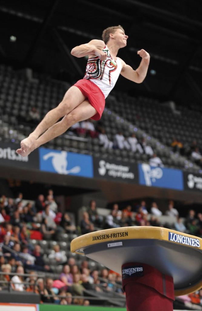 Eddie Penev Vault twisting 2010 Worlds