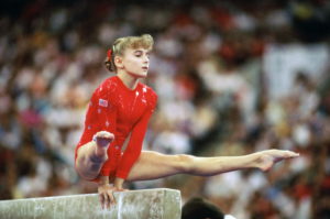 shannon miller red leotard 1992 Olympics straddle L sit balance beam